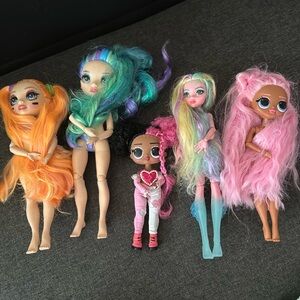 Dolls used. Ok condition. MONSTER HIGH, RAINBOW HIGH, LOL